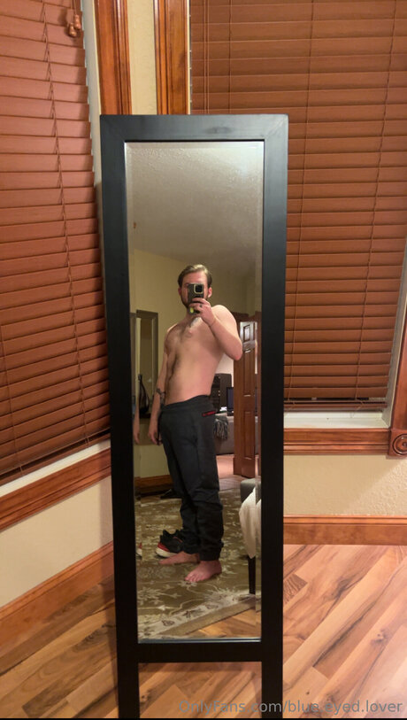 Blue Eyed Lover pornstar top picture