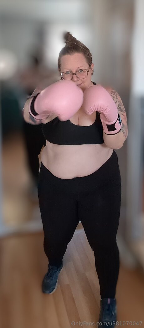 U381070047 hd actress image