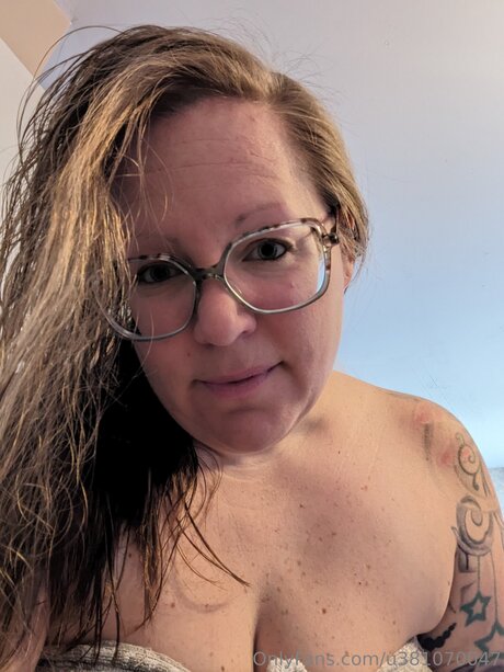 U381070047 pornographic model pics