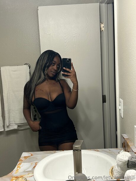 Leticiamamiii model pornographic photo