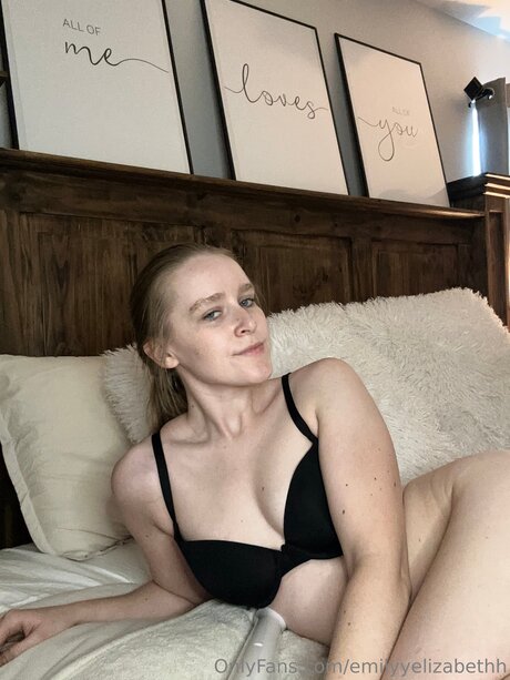 Emilyyelizabethh high quality pornstar pictures