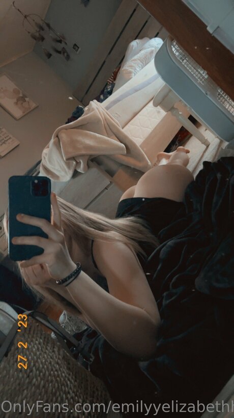 Emilyyelizabethh high quality actress archive