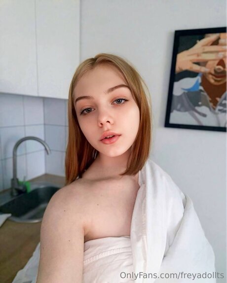 Freyadollts model adult pic