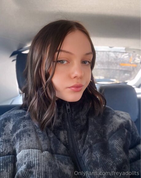 Freyadollts nude pornstar gallery