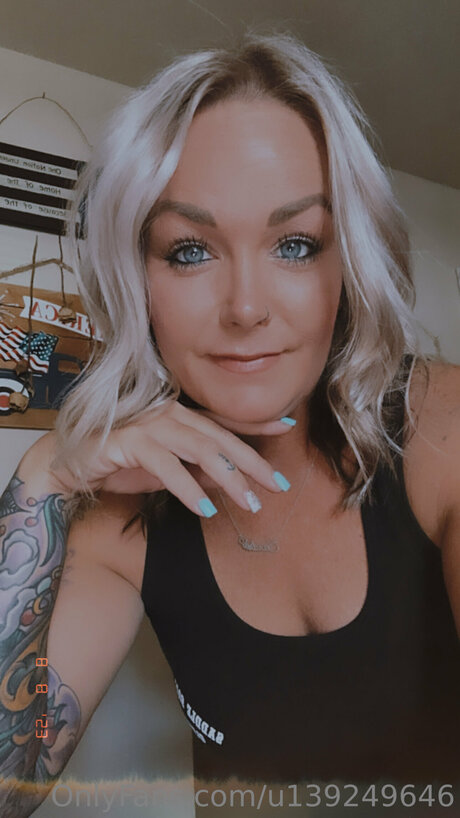 U139249646 star naked picture