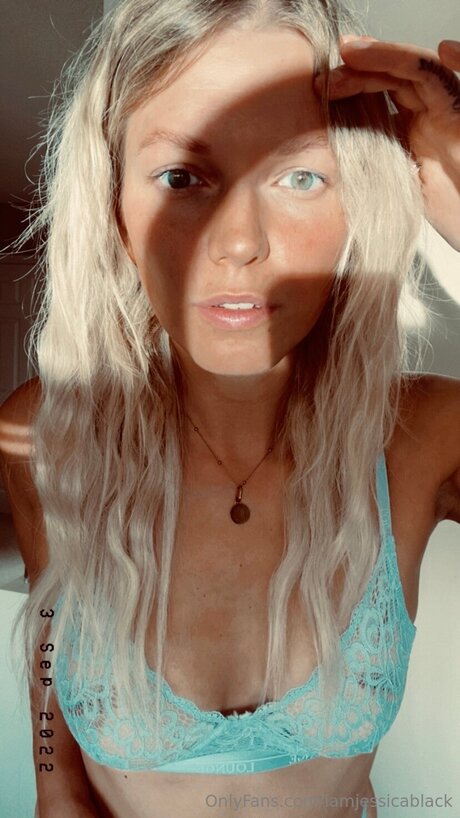 Itsonlyjess pornstar adult photo