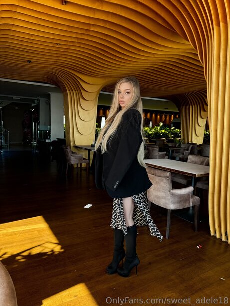 Sweet Adele18 pornographic model pic