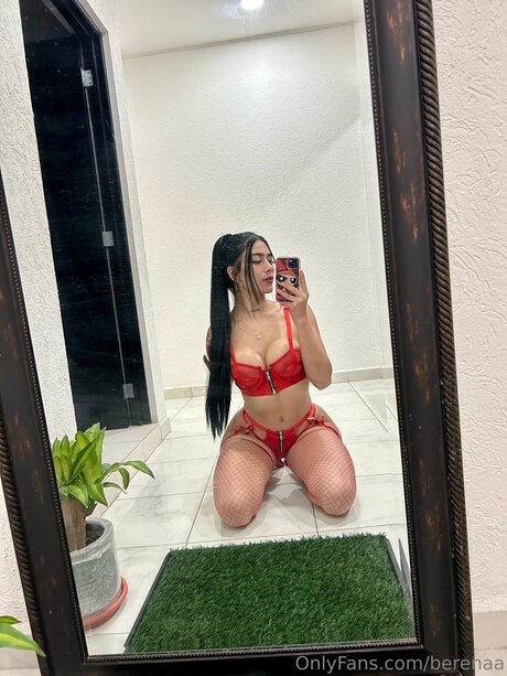 Berenaa star sexy pictures