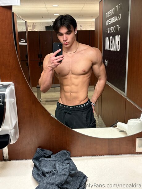 Neoakira art model pic