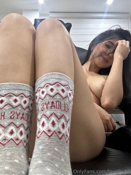 Lovelly 10 model nude photos