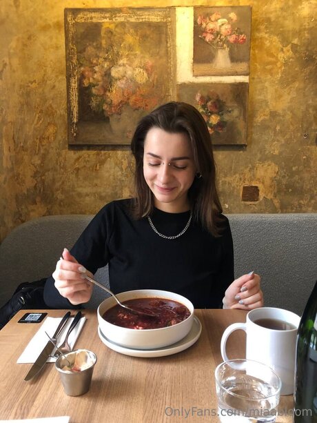 Miaabloom pornstar nice pic