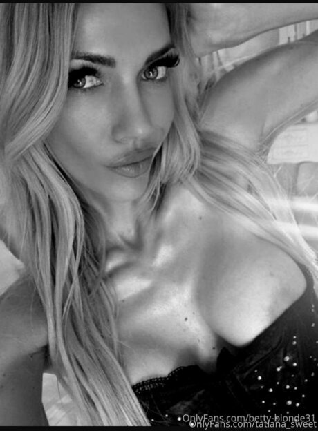 Tatiana Sweet beautiful model image