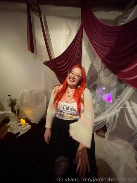 Jamieshrinersings nude star image