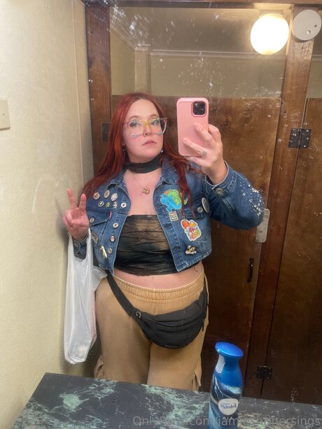 Jamieshrinersings model pretty pic