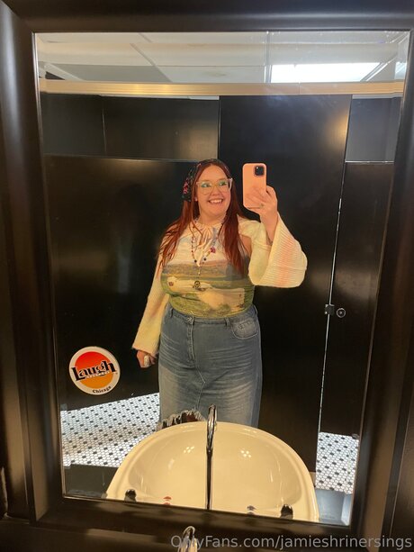 Jamieshrinersings naked actress pic