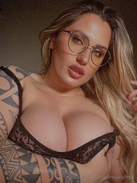 Curvyalyfree sexy pornstar archive
