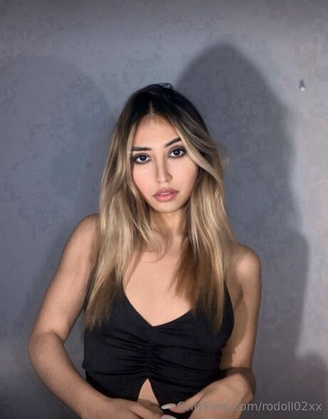 Rodoll02xx pornographic model images