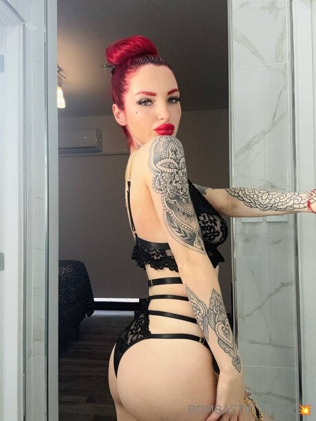 Ebony Aisha porn star pics