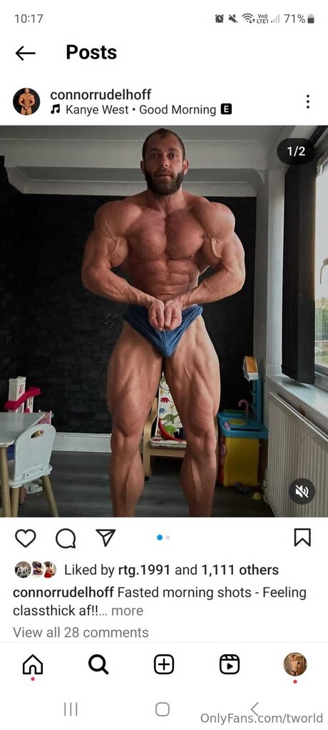 Tworld model sexy pics