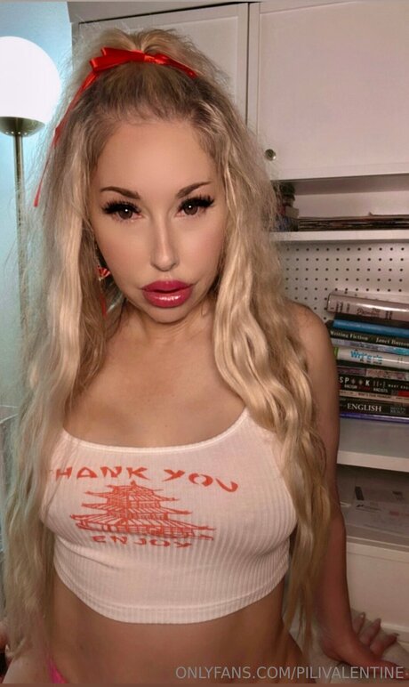 Pilivalentine model hot galleries