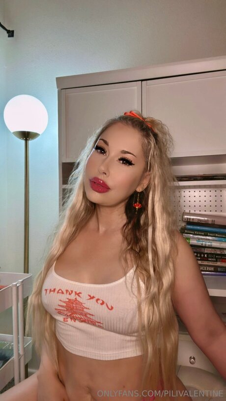 Pilivalentine model adult images