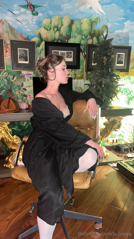 La Lunaa nude pornstar img