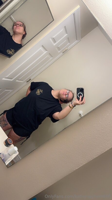 Katiemayhem666 profile pic