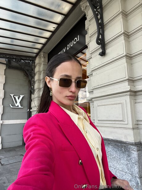 Lilttle Katee model top pic