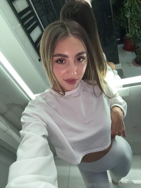 Alexiaasher model hd picture
