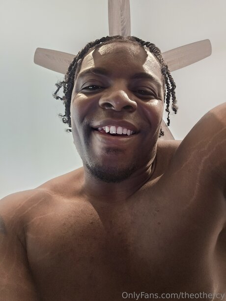 Theothercy free model img