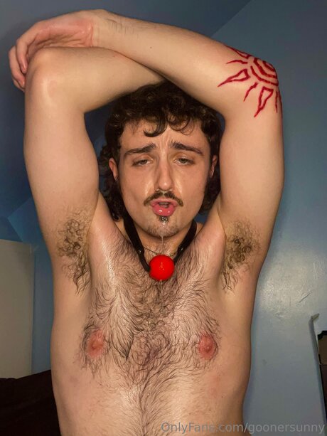 Goonersunny model porn image