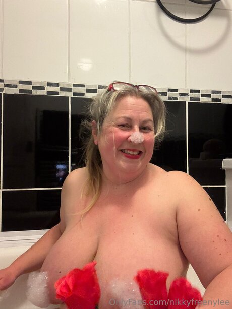 Nikkyfreenylee hot star images