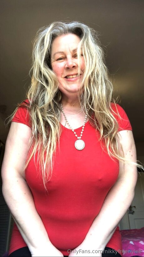 Nikkyfreenylee sex pornstar image