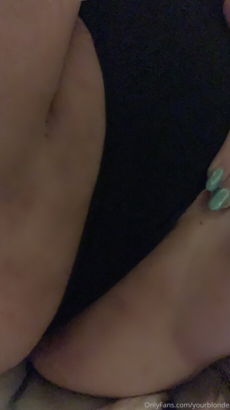 Yourblonde thumbnail