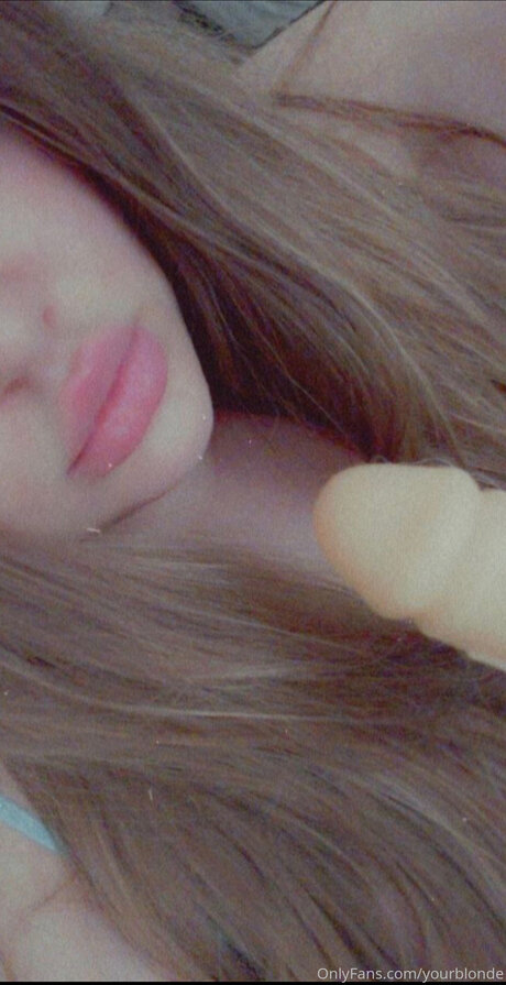 Yourblonde star hd picture