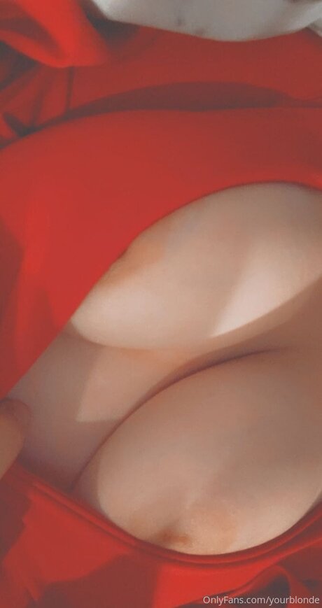 Yourblonde sexy pornstar gallery