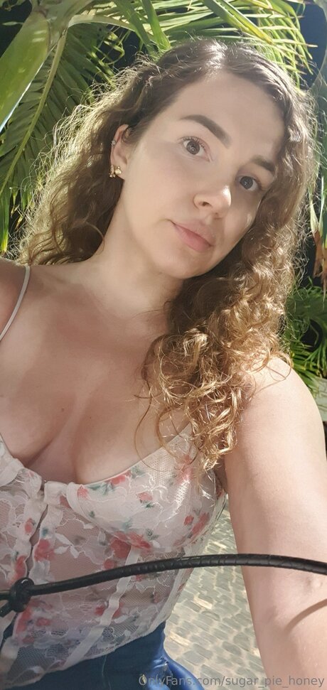 Sugar Pie Honey naked pornstar pics