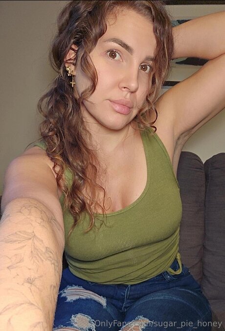 Sugar Pie Honey star adult photos