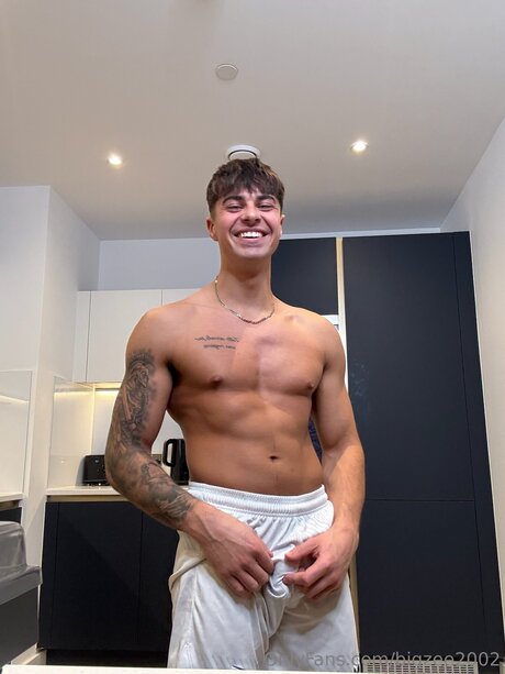 Bigzee2002 sexy pornstar pics