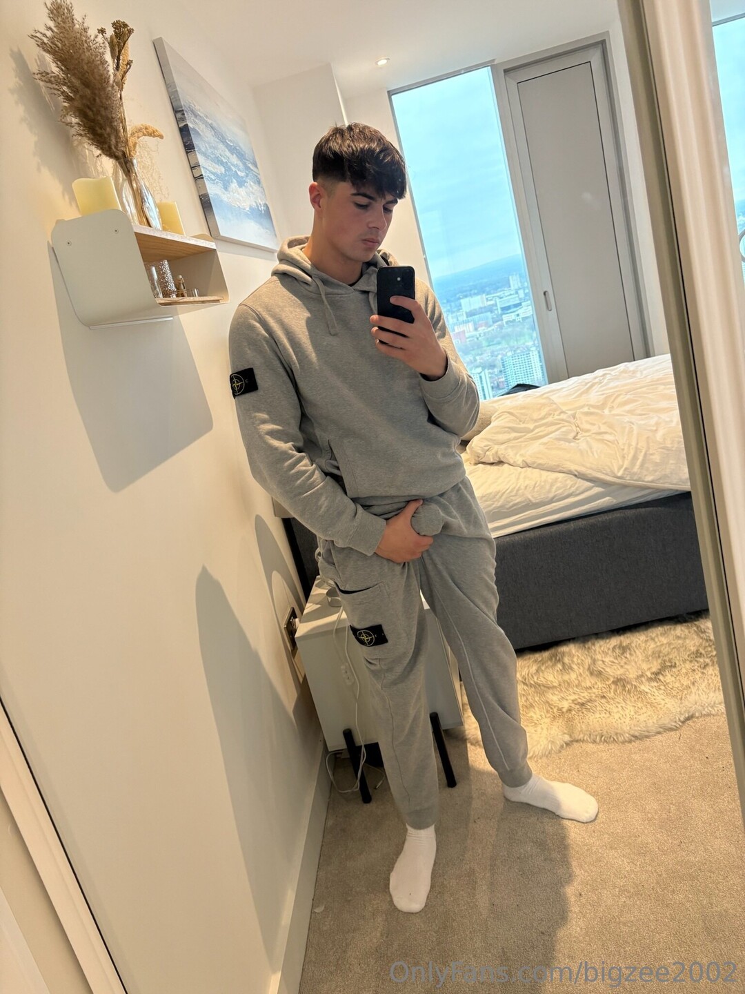 Bigzee2002 star nudes pic