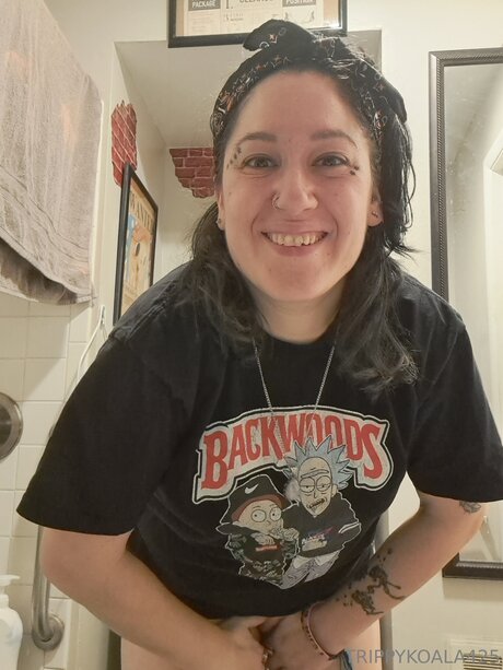 Trippykoala425 nude pornstar photos