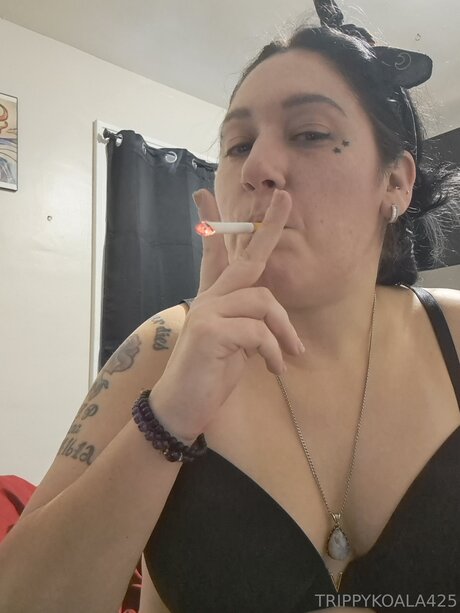 Trippykoala425 pornstar pretty image