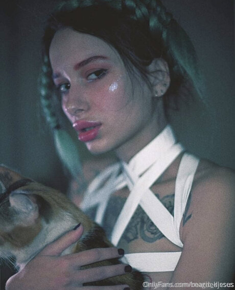 Beardedjesus nudes model picture