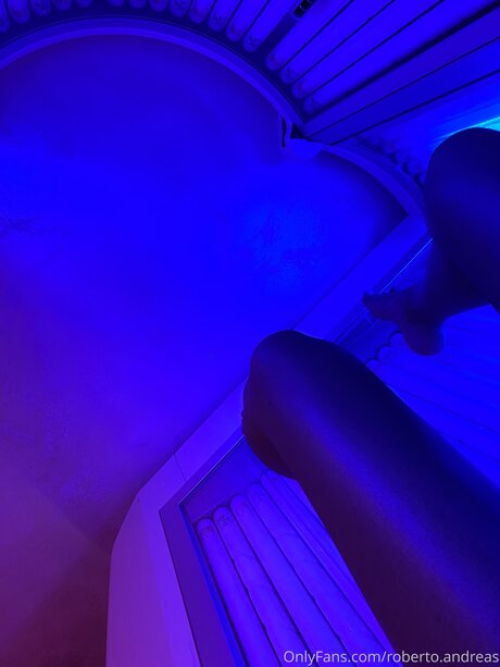 Roberto Andreas1 naked model pic