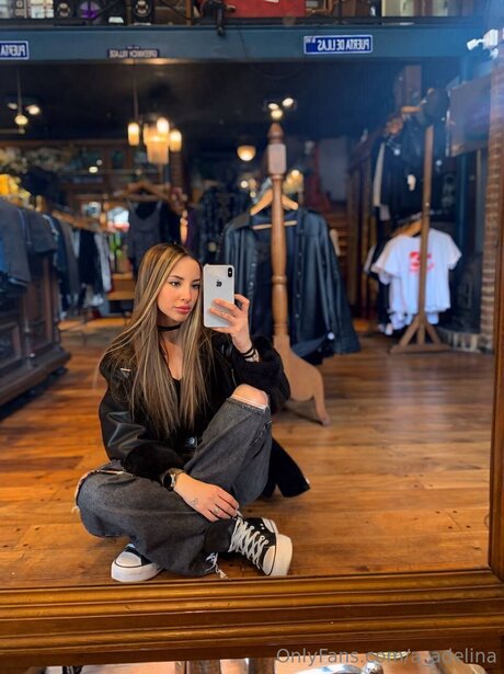 A Adelina nudes star picture