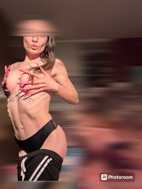 Maepurple Off naked model img