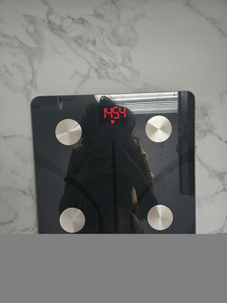 Seductively Annie top model image