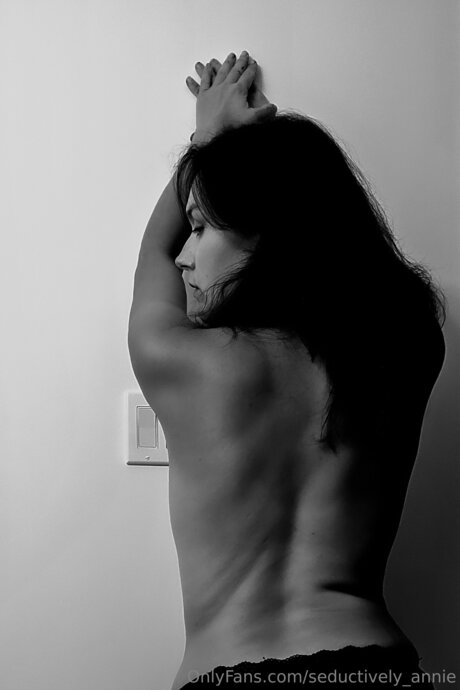 Seductively Annie star xxx photos