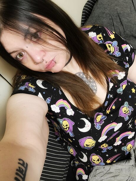 Gidgie model high quality pic