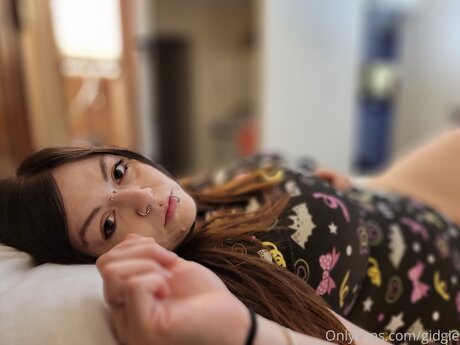 Gidgie model nice image